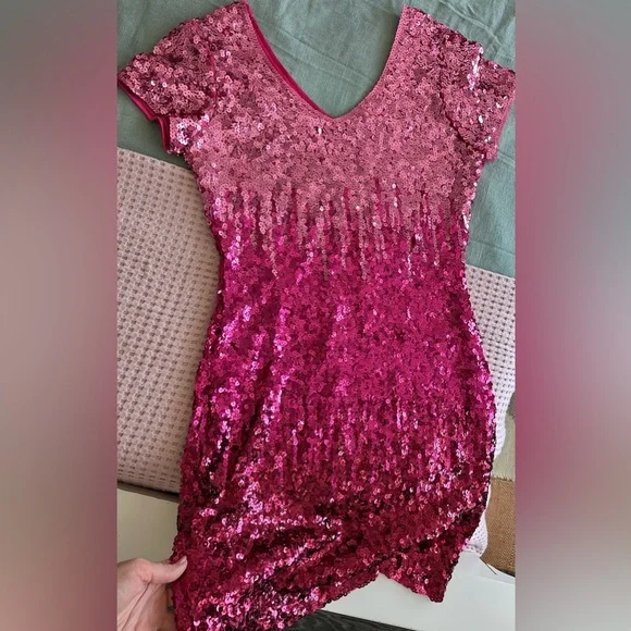 Sequin Glitter Short Sleeve Dress - Picture 2 of 3